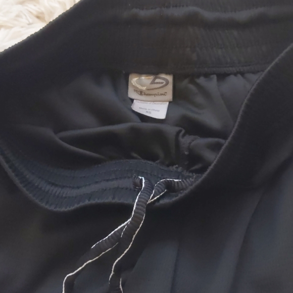 Champion shorts - Picture 2 of 3